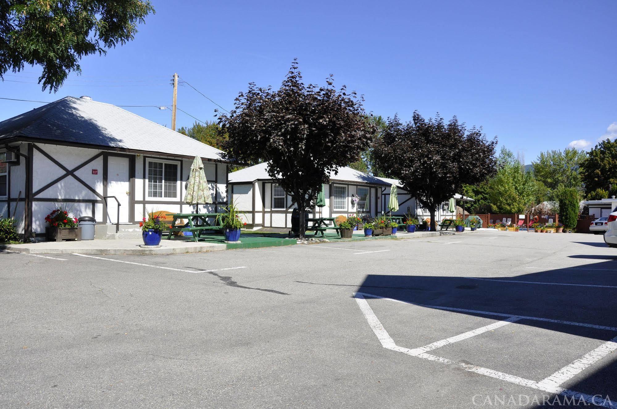 Rosedale Motel Summerland Dış mekan fotoğraf